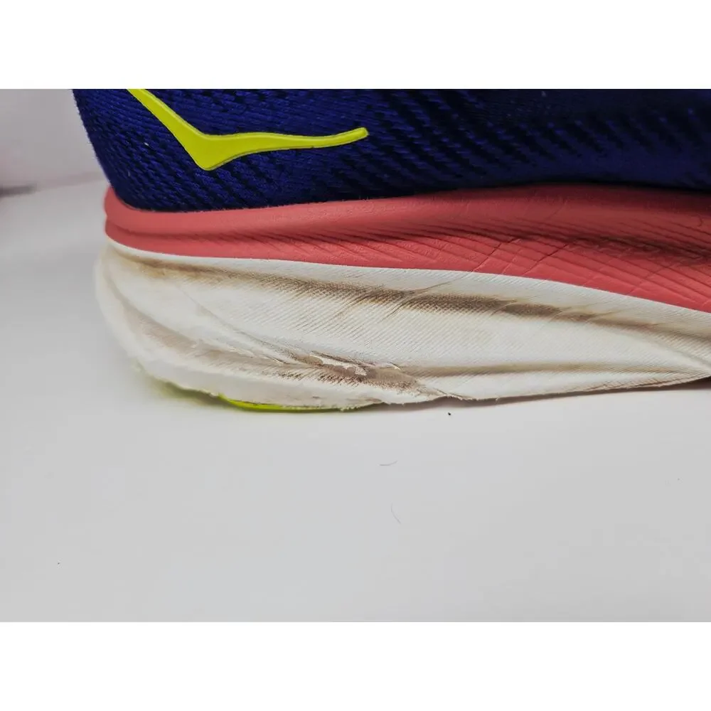 Hoka Women 9 Comfy footwear//